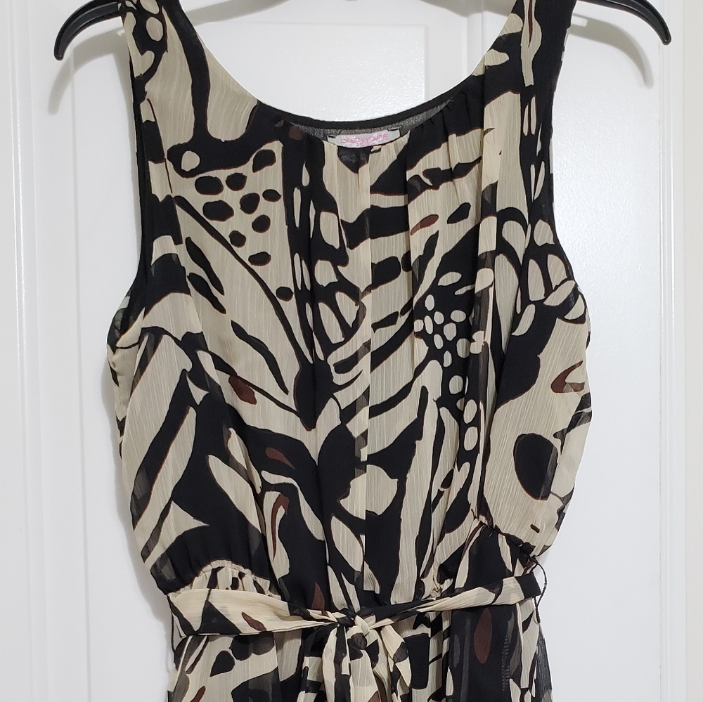 NWOT Sleeveless Printed Dress